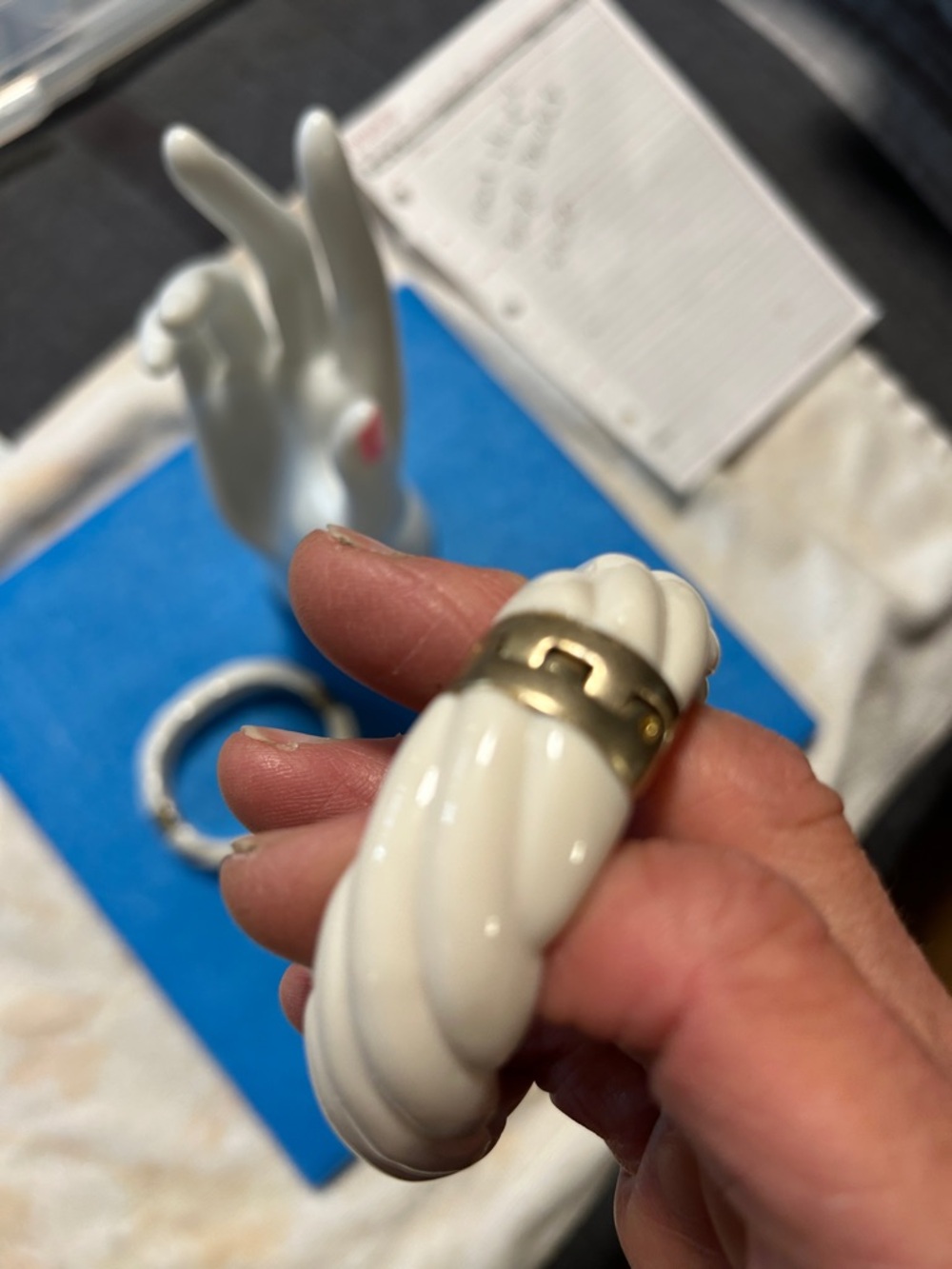 Ivory colored twisted bracelets - Picture 10 of 14